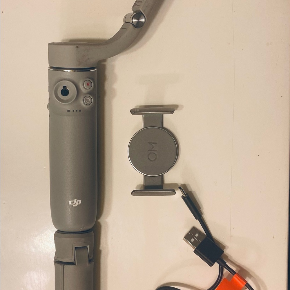 DJI OM 5 Smartphone Gimbal Stabilizer 3-Axis